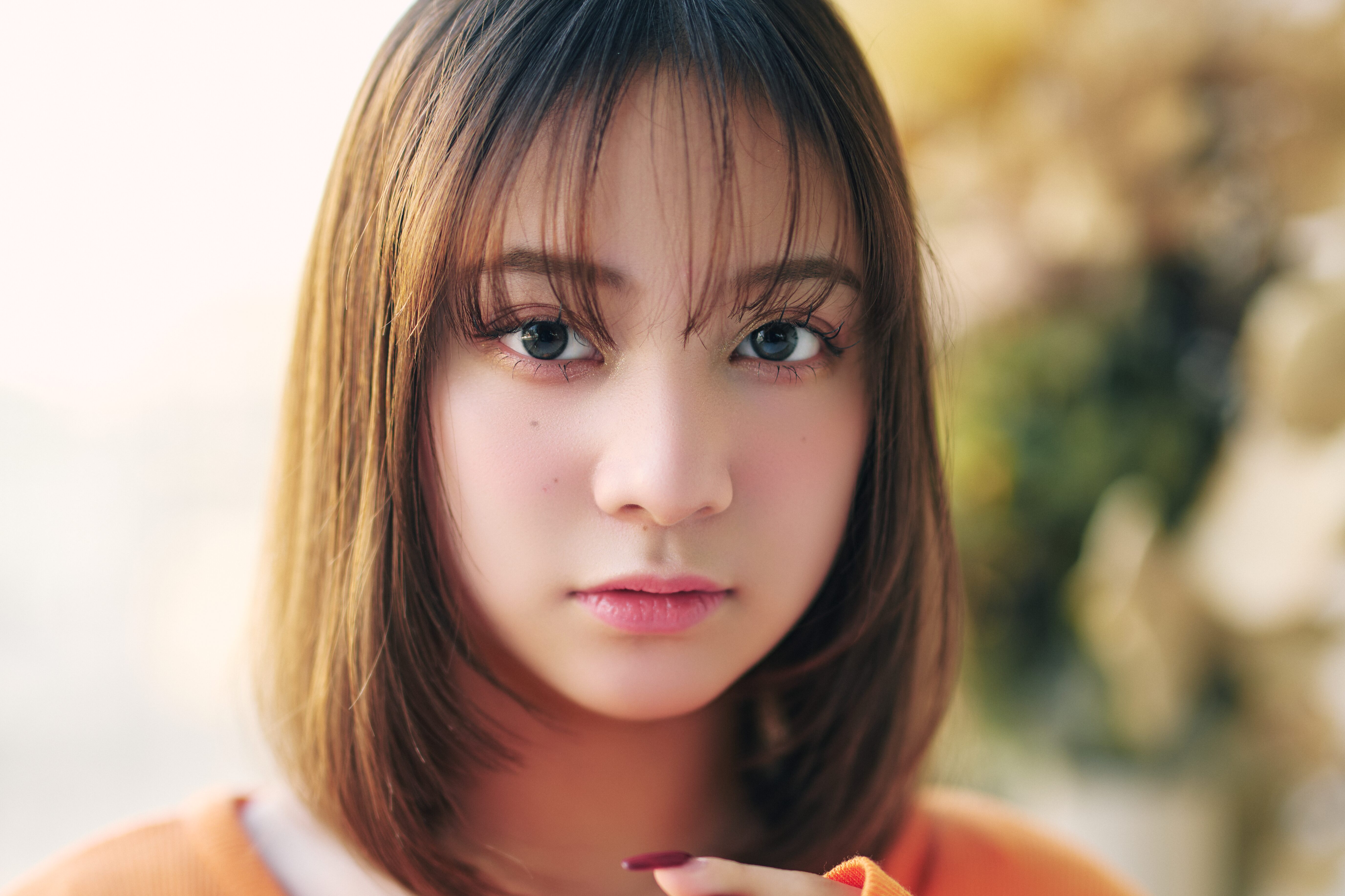 透明感と温もりをまとう、秋色ニュアンスの彼女。タレント／吉田羽花（プラチナムプロダクション）ヘアメイク解説