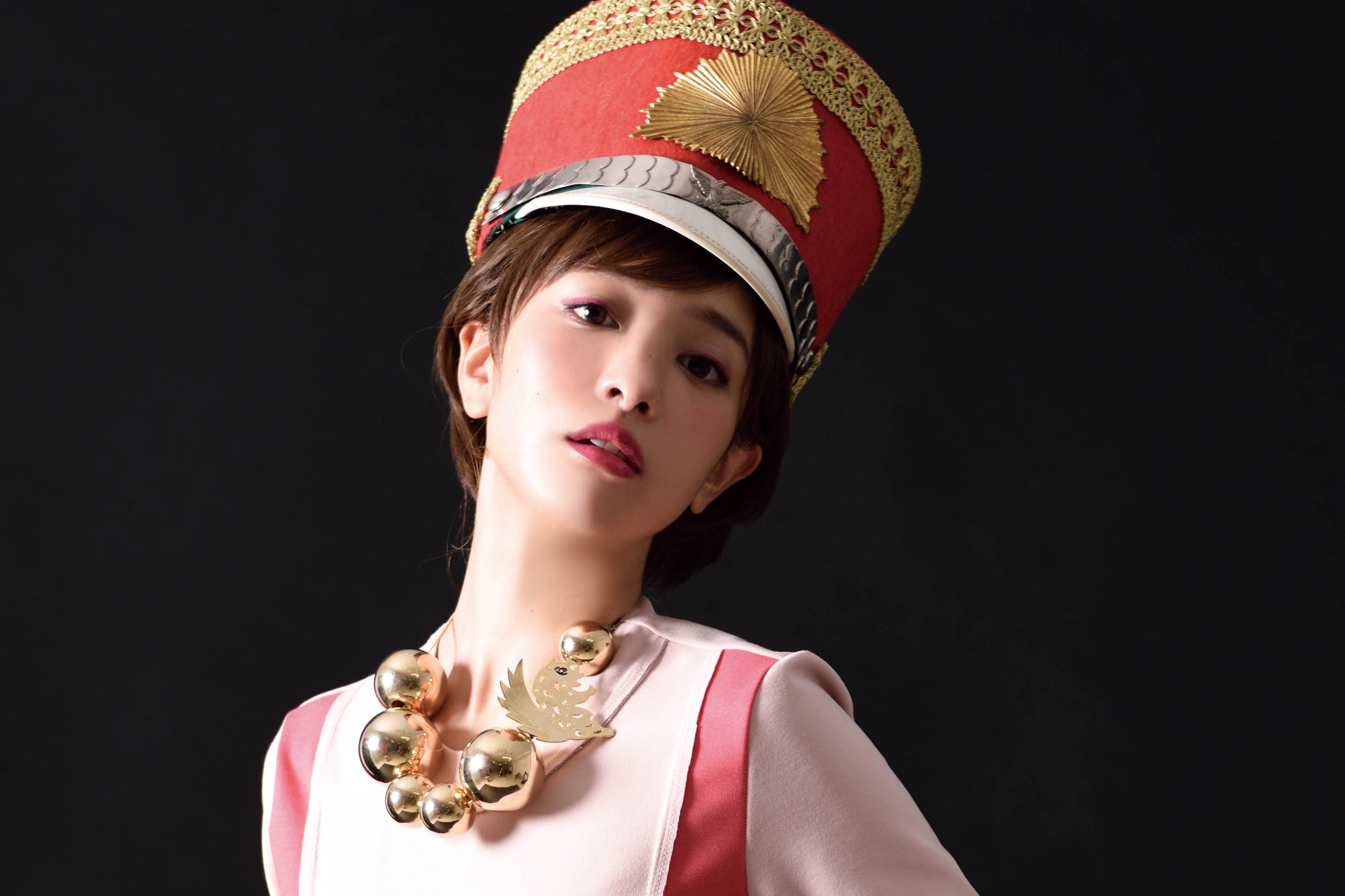 幻想と意志が交差する、美のコンストラクション――ihme issue3 池田ショコラ × カバーヘアクリエイティブ――