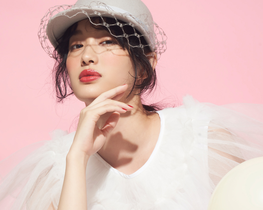 可憐とモードの境界線。石田夢実が魅せる“シアーな強さ”