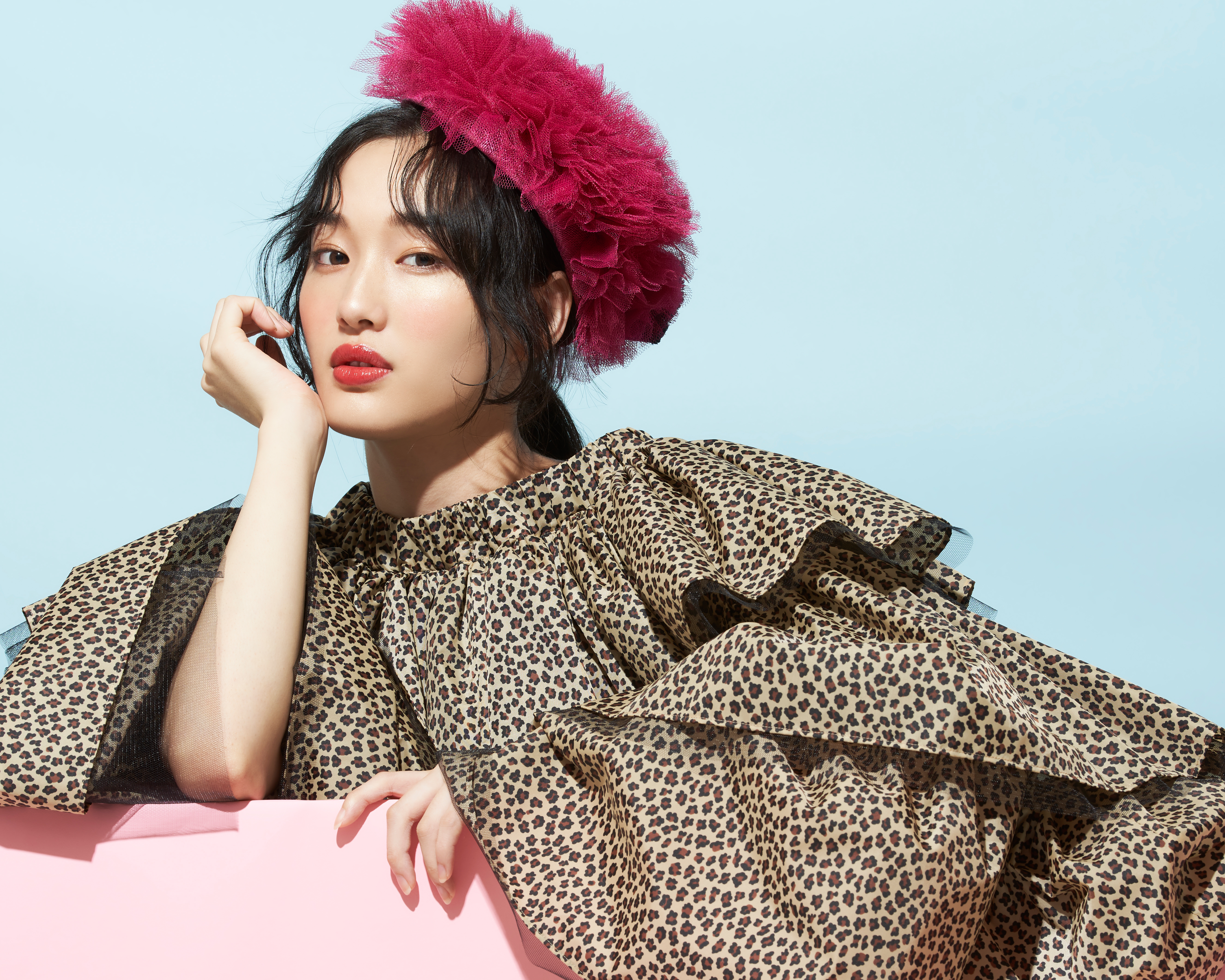 強さを纏うフェミニン。石田夢実が魅せる“エレガント・ワイルド”